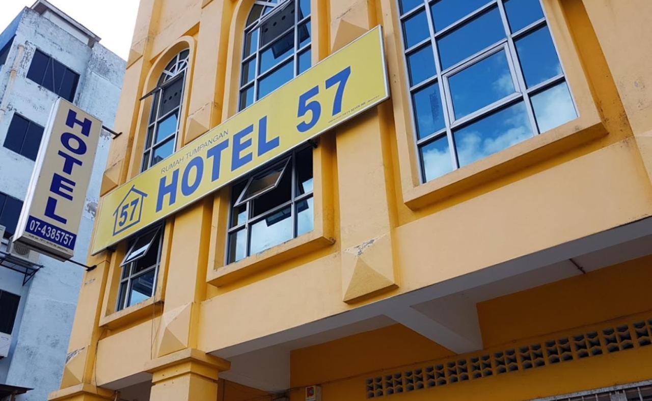 Fifty Seven Inn Batu Pahat Exterior photo